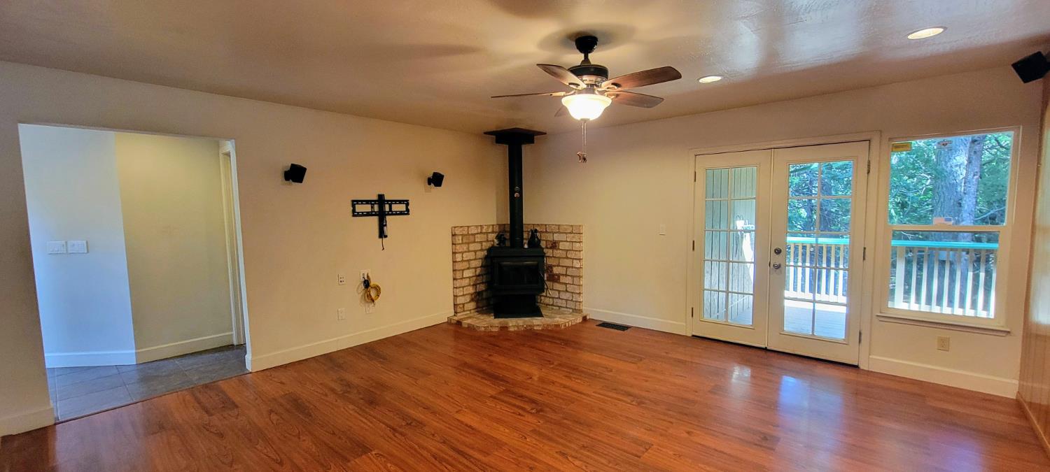 Detail Gallery Image 20 of 28 For 24040 Hitching Post Rd, Sonora,  CA 95370 - 3 Beds | 2 Baths