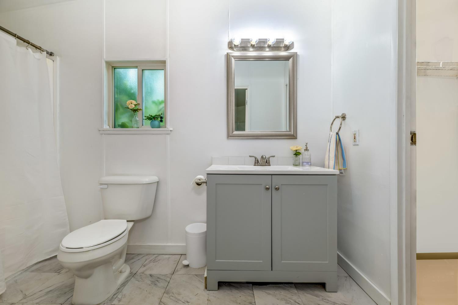 Detail Gallery Image 13 of 47 For 12606 Black Rd, –,  CA 95977 - 3 Beds | 2 Baths