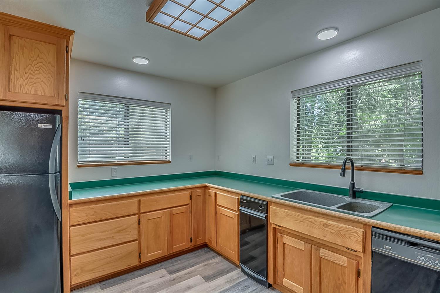 Detail Gallery Image 5 of 45 For 16815 Alpine Dr, Pioneer,  CA 95666 - 2 Beds | 2 Baths