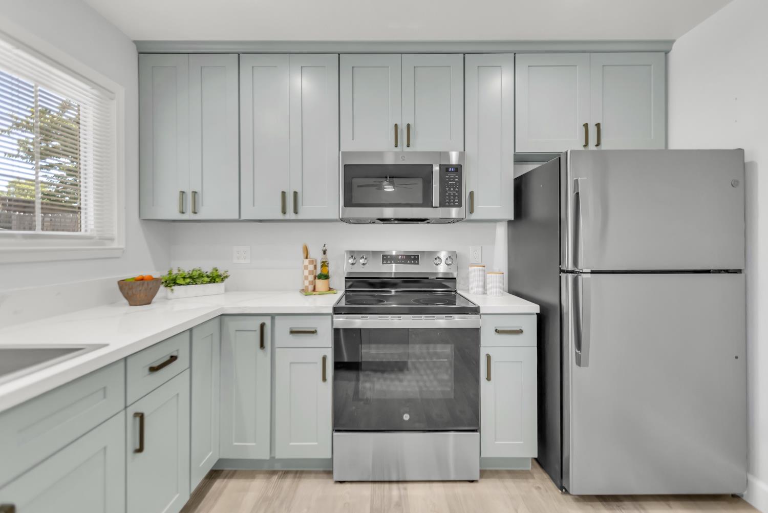 Detail Gallery Image 13 of 35 For 63 Milpitas Cir, Sacramento,  CA 95823 - 3 Beds | 1 Baths
