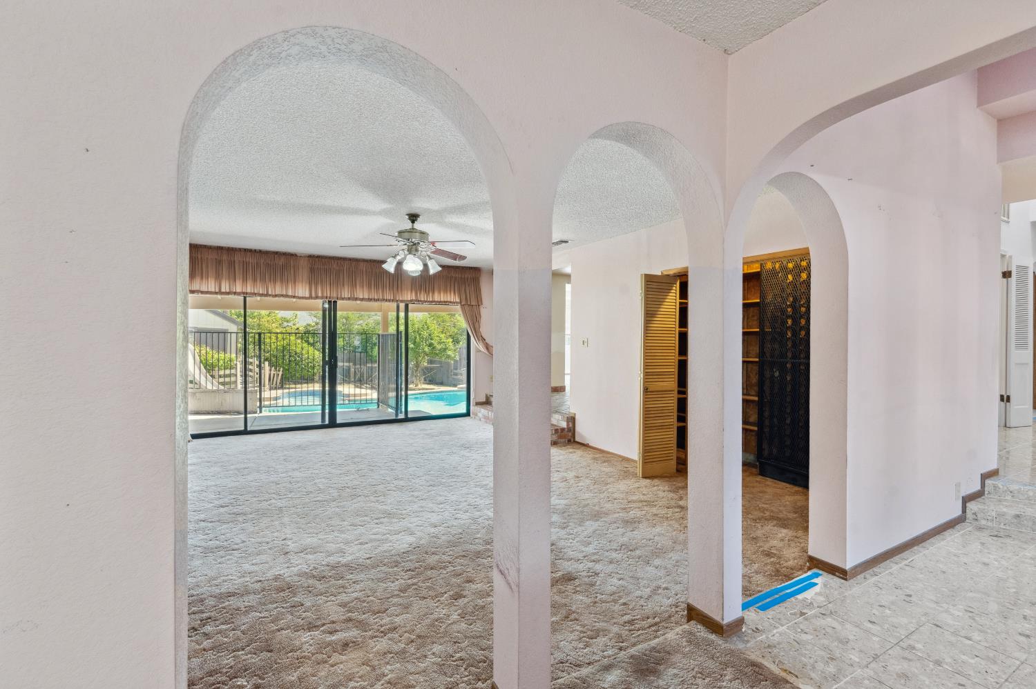 Detail Gallery Image 18 of 91 For 8518 Rolling Green Way, Fair Oaks,  CA 95628 - 4 Beds | 2/2 Baths