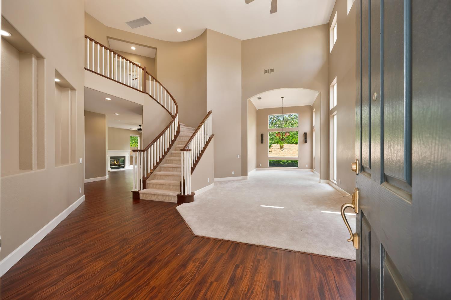 Detail Gallery Image 6 of 52 For 4001 Ironwood Dr, El Dorado Hills,  CA 95762 - 5 Beds | 3 Baths