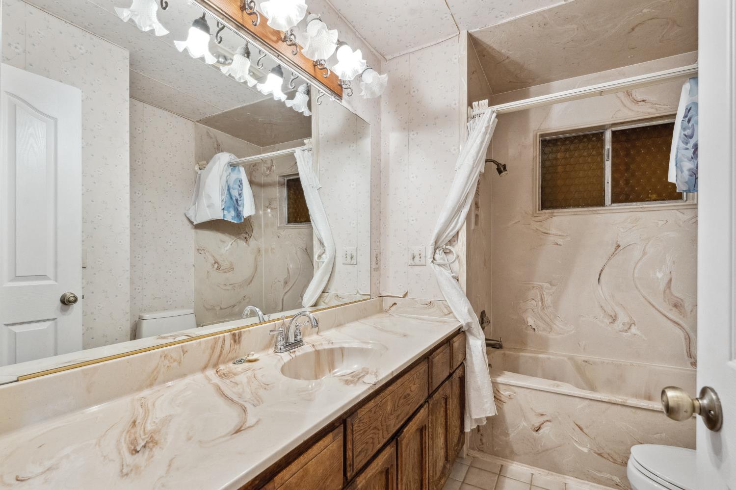 Detail Gallery Image 45 of 91 For 8518 Rolling Green Way, Fair Oaks,  CA 95628 - 4 Beds | 2/2 Baths