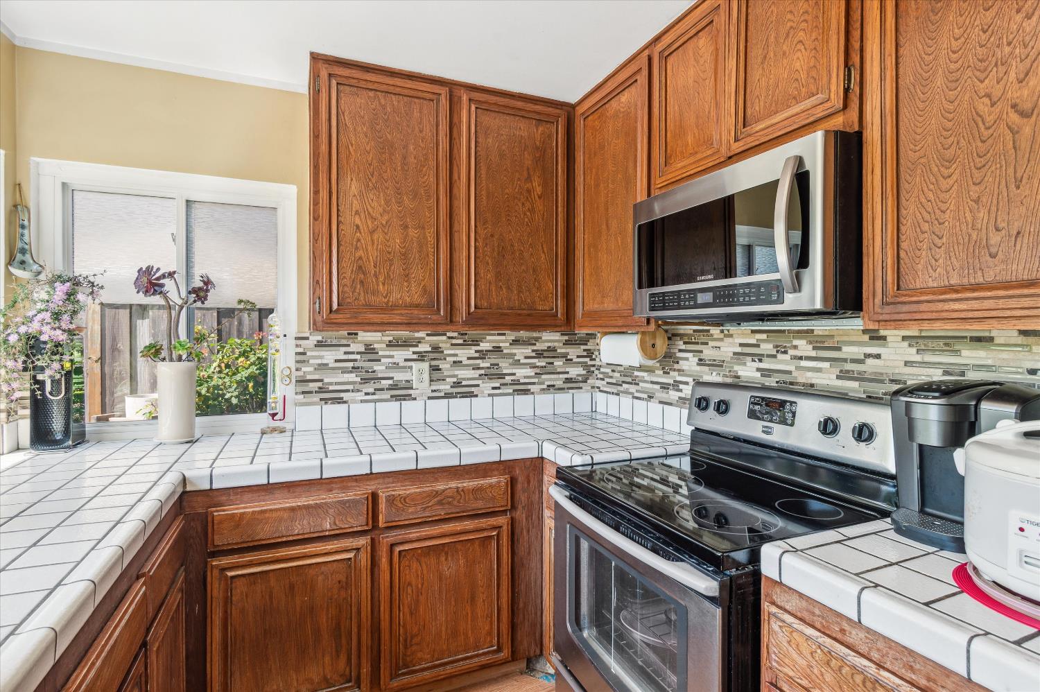 Detail Gallery Image 11 of 32 For 4852 Nadine Ct, Union City,  CA 94587 - 3 Beds | 2/1 Baths