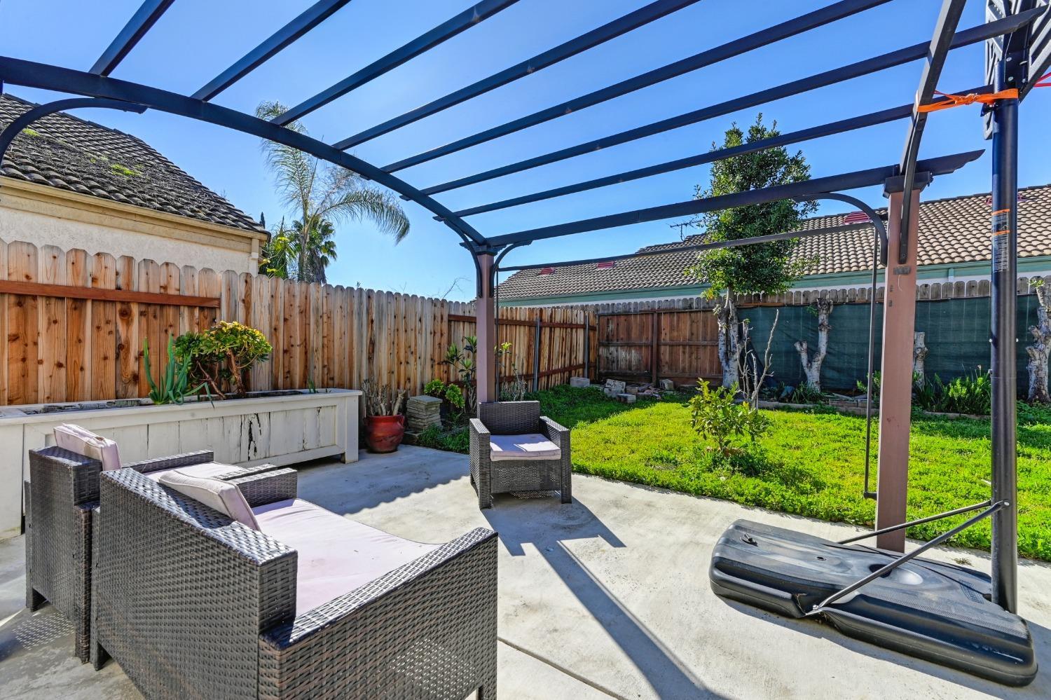 Detail Gallery Image 39 of 42 For 8924 La Margarita Way, Sacramento,  CA 95828 - 4 Beds | 2/1 Baths