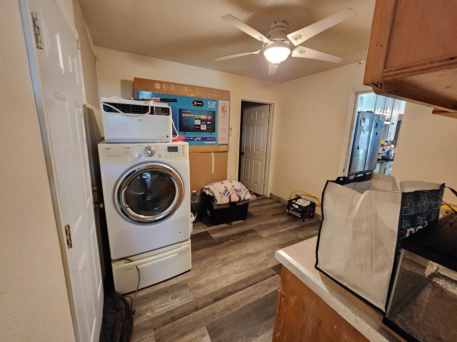 Detail Gallery Image 10 of 19 For 331 Eleanor Ave, Sacramento,  CA 95815 - 2 Beds | 1 Baths