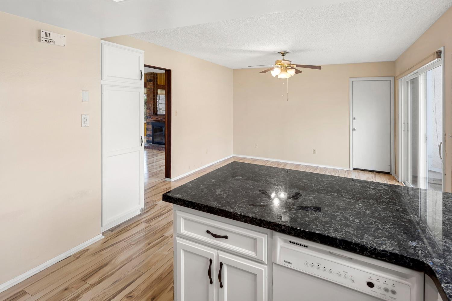 Detail Gallery Image 15 of 35 For 7044 Westchester Way, Citrus Heights,  CA 95621 - 4 Beds | 2 Baths