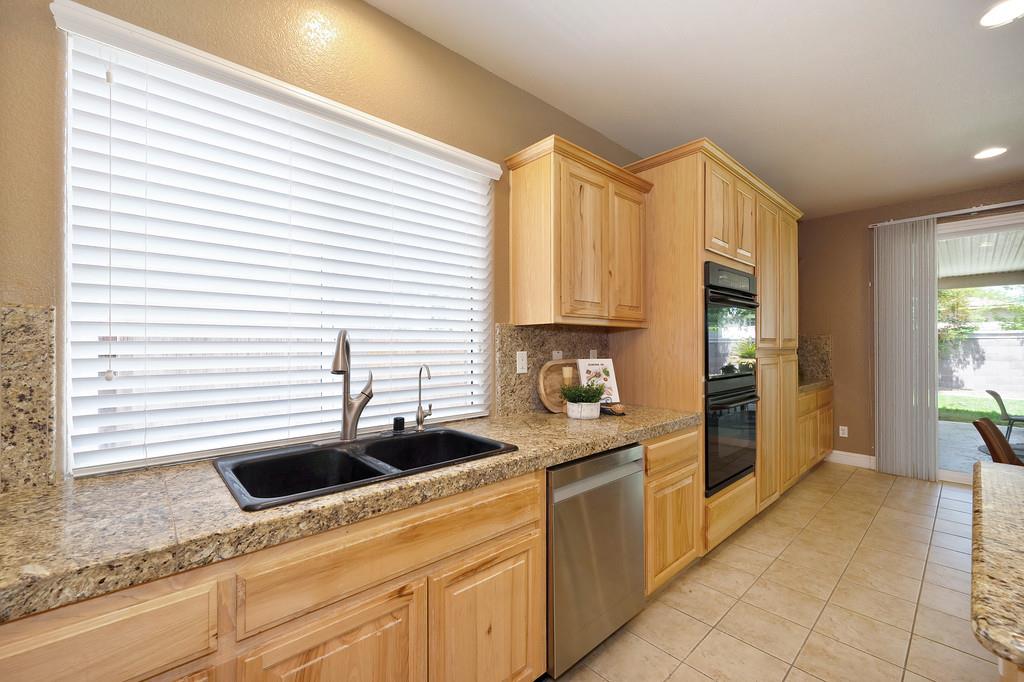 Detail Gallery Image 33 of 78 For 10317 Hite Cir, Elk Grove,  CA 95757 - 5 Beds | 3 Baths