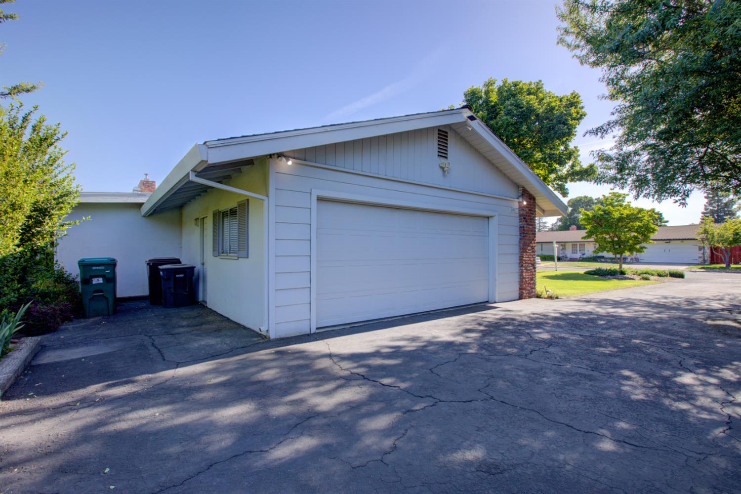 Bedford Drive, Merced, California image 6
