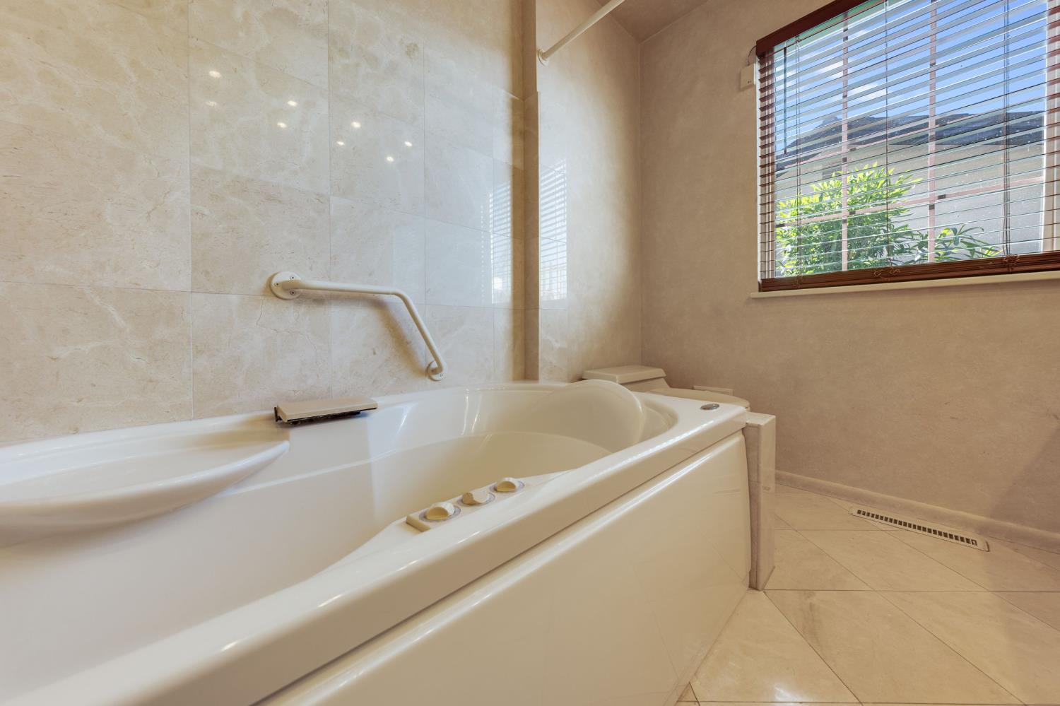 Detail Gallery Image 20 of 43 For 4138 Yacht Harbor Dr, Stockton,  CA 95204 - 3 Beds | 2 Baths
