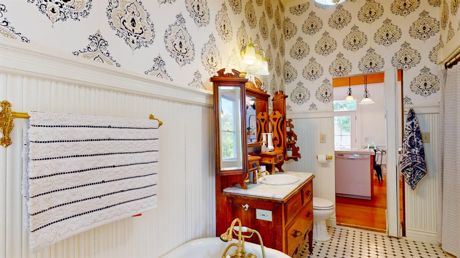 Detail Gallery Image 16 of 64 For 315 Pleasant St, Grass Valley,  CA 95945 - 3 Beds | 2/1 Baths