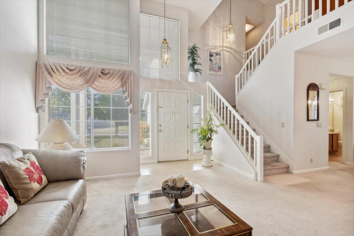 Detail Gallery Image 6 of 31 For 4625 Winter Oak Way, Antelope,  CA 95843 - 4 Beds | 2/1 Baths