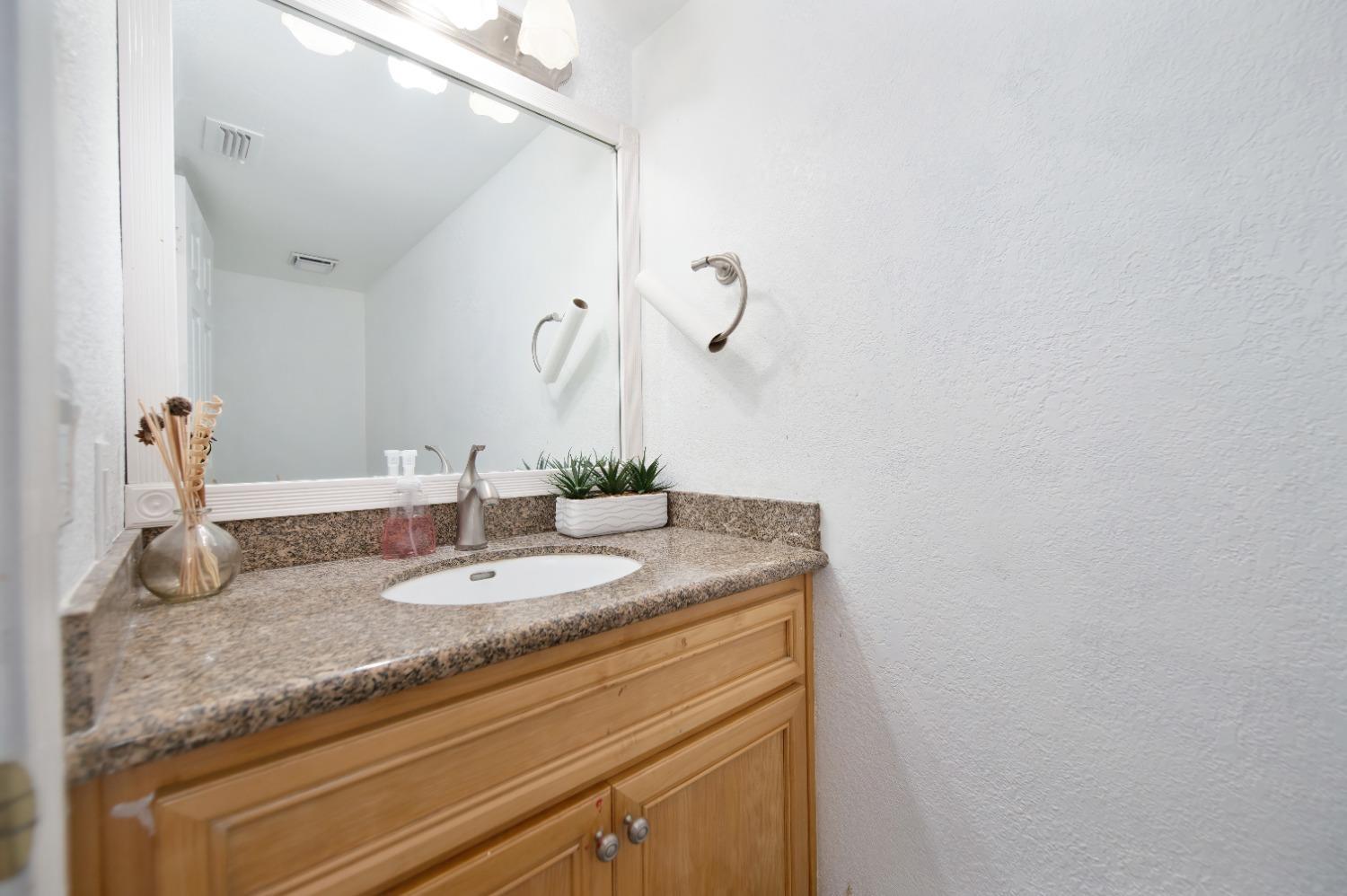 Detail Gallery Image 21 of 42 For 8924 La Margarita Way, Sacramento,  CA 95828 - 4 Beds | 2/1 Baths