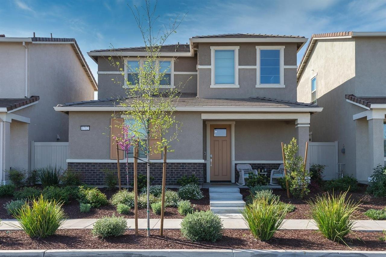 Detail Gallery Image 1 of 27 For 1712 S Breezy Meadow Dr, Sacramento,  CA 95834 - 4 Beds | 3 Baths