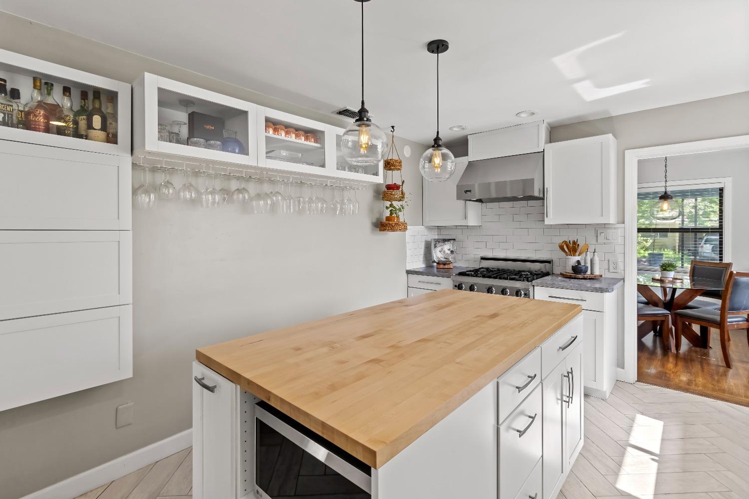 Detail Gallery Image 11 of 25 For 1142 Sherburn Ave, Sacramento,  CA 95822 - 3 Beds | 1 Baths