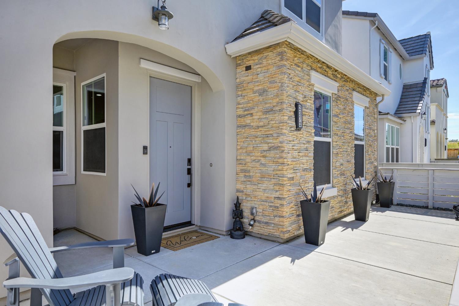 Detail Gallery Image 4 of 53 For 2372 Bastogne, Sacramento,  CA 95818 - 3 Beds | 2/1 Baths