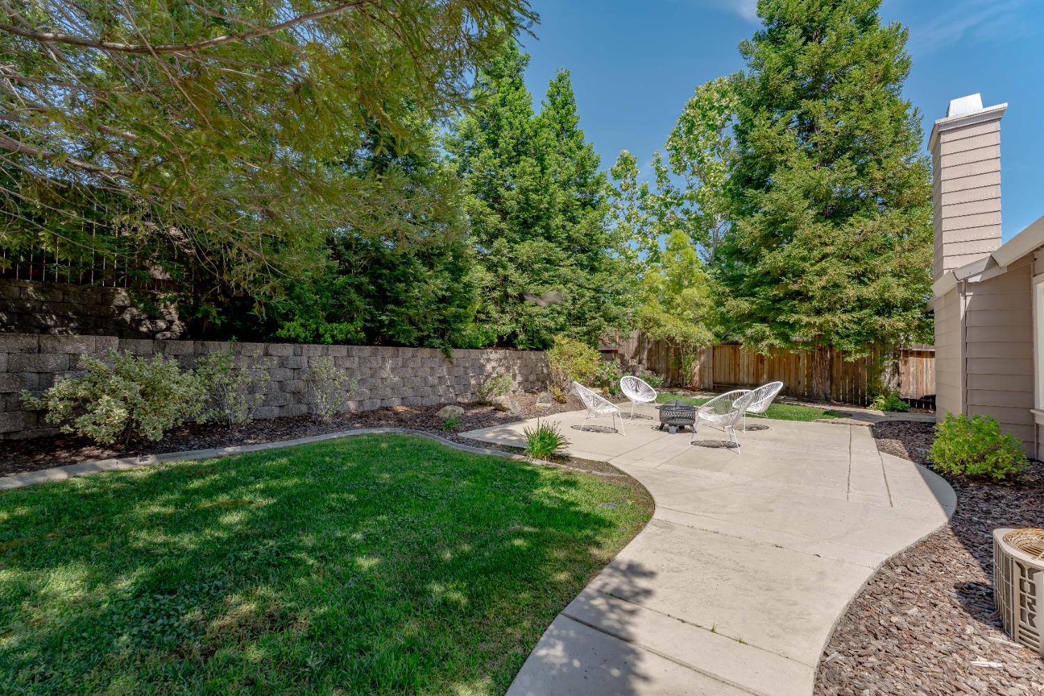 Detail Gallery Image 30 of 44 For 1014 Thompson Cir, Folsom,  CA 95630 - 4 Beds | 2 Baths