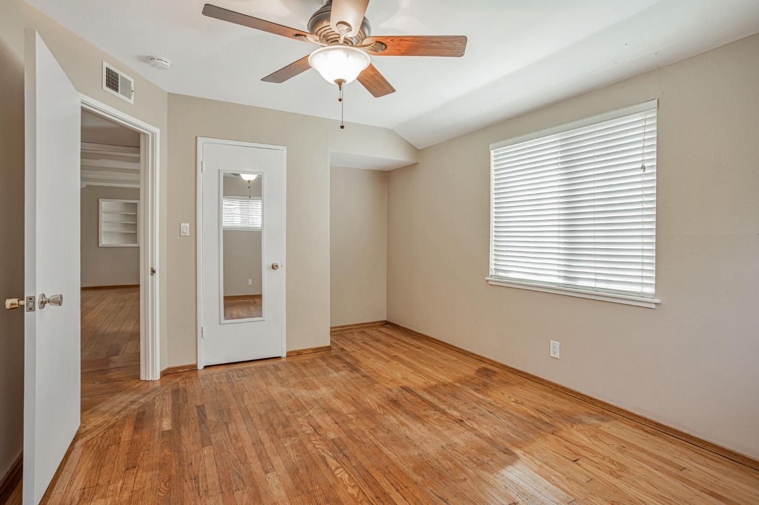Detail Gallery Image 18 of 42 For 3005 La via Way, Sacramento,  CA 95825 - 4 Beds | 2 Baths