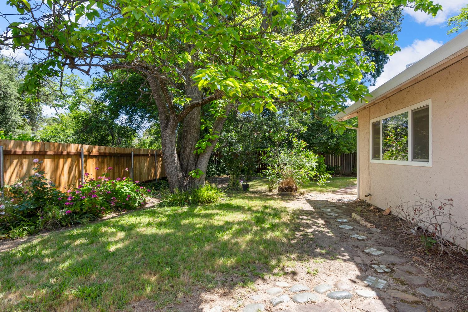 Detail Gallery Image 26 of 34 For 3170 Callecita St, Sacramento,  CA 95815 - 3 Beds | 2 Baths