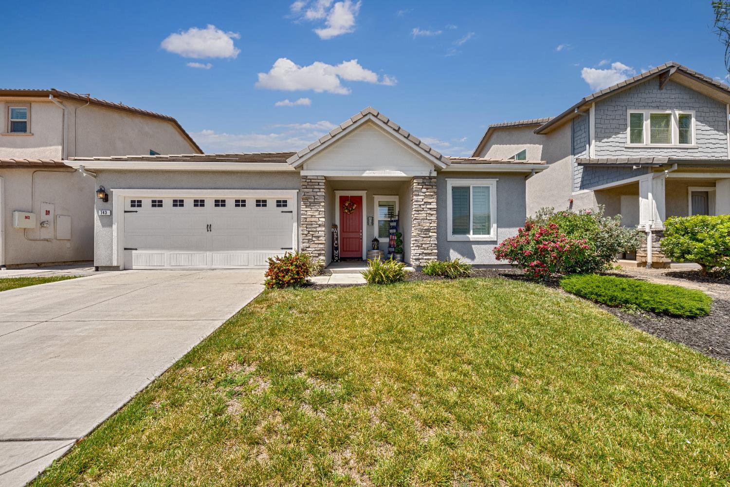 Detail Gallery Image 3 of 26 For 743 Beeler St, Stockton,  CA 95204 - 3 Beds | 2 Baths