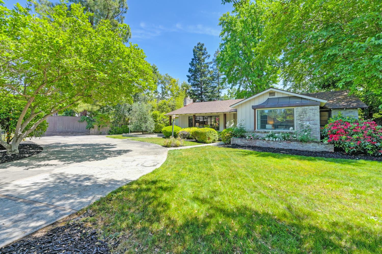 Detail Gallery Image 6 of 64 For 5428 Fair Oaks Blvd, Carmichael,  CA 95608 - 4 Beds | 2 Baths