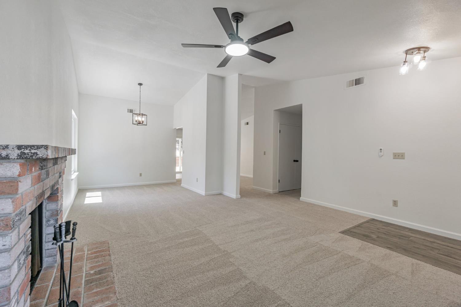 Detail Gallery Image 14 of 52 For 4046 S Royal Links Cir, Antioch,  CA 94509 - 4 Beds | 2 Baths