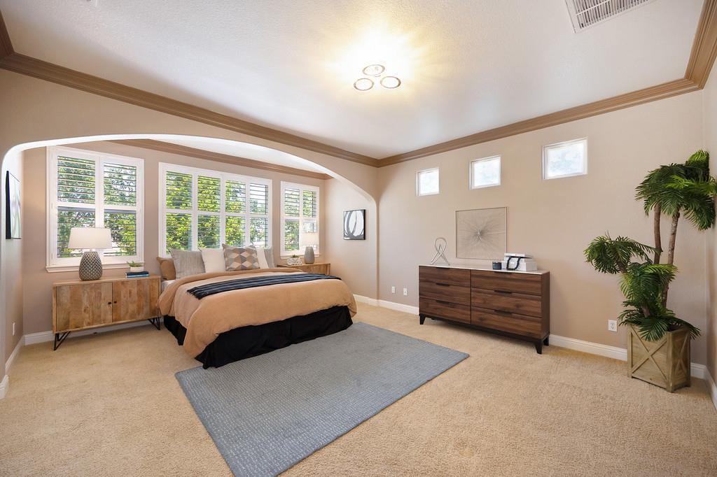 Detail Gallery Image 4 of 78 For 10317 Hite Cir, Elk Grove,  CA 95757 - 5 Beds | 3 Baths
