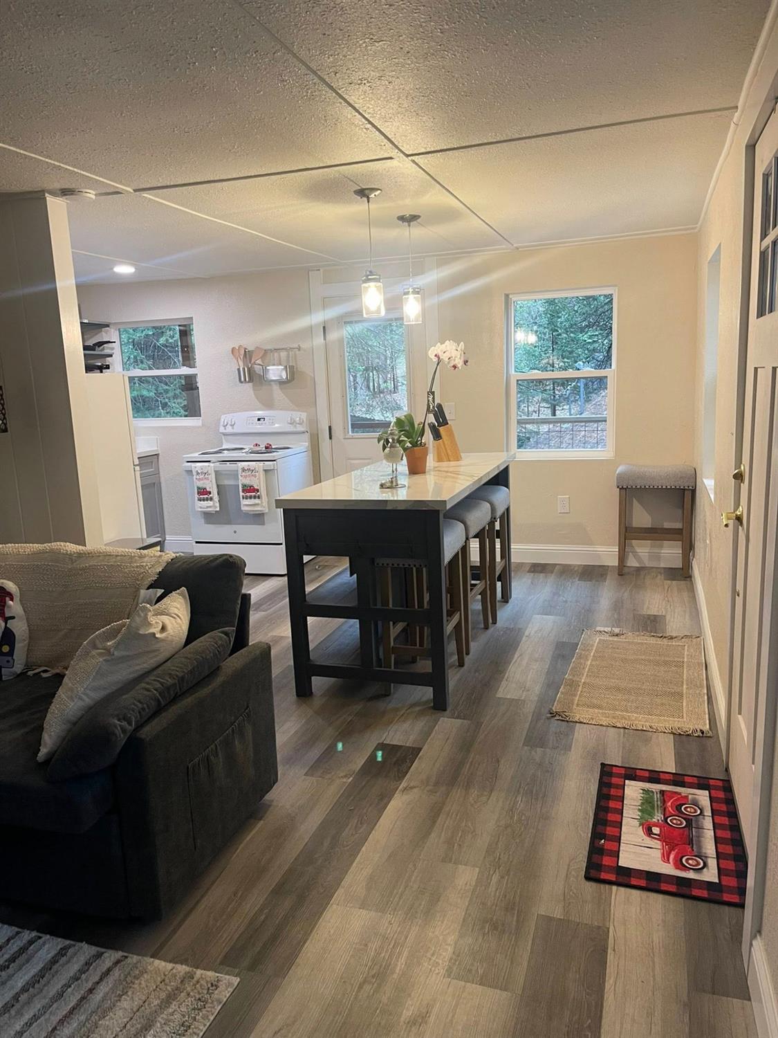 Detail Gallery Image 5 of 8 For 1826 Pine Dr, Arnold,  CA 95223 - 2 Beds | 1 Baths