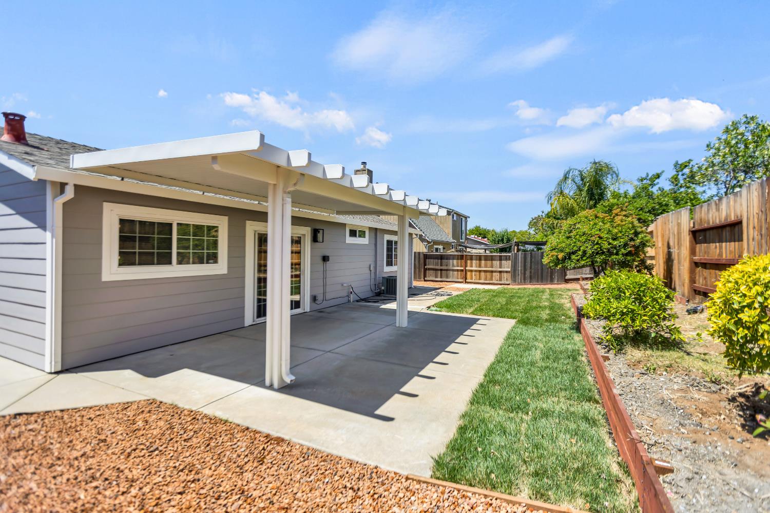 Detail Gallery Image 27 of 35 For 63 Milpitas Cir, Sacramento,  CA 95823 - 3 Beds | 1 Baths