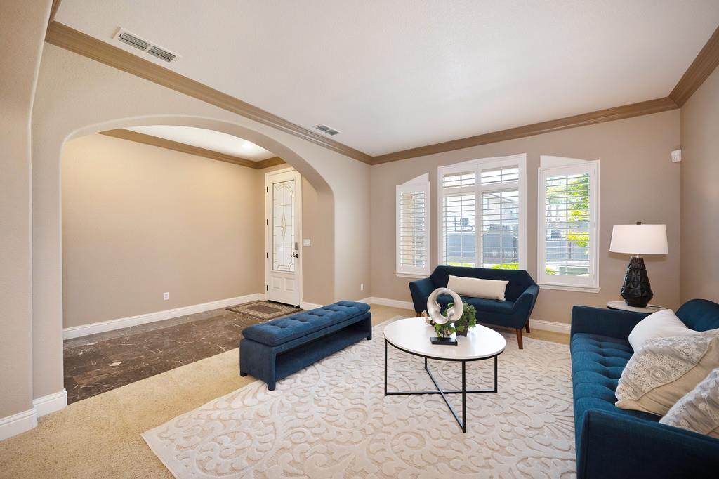 Detail Gallery Image 15 of 78 For 10317 Hite Cir, Elk Grove,  CA 95757 - 5 Beds | 3 Baths