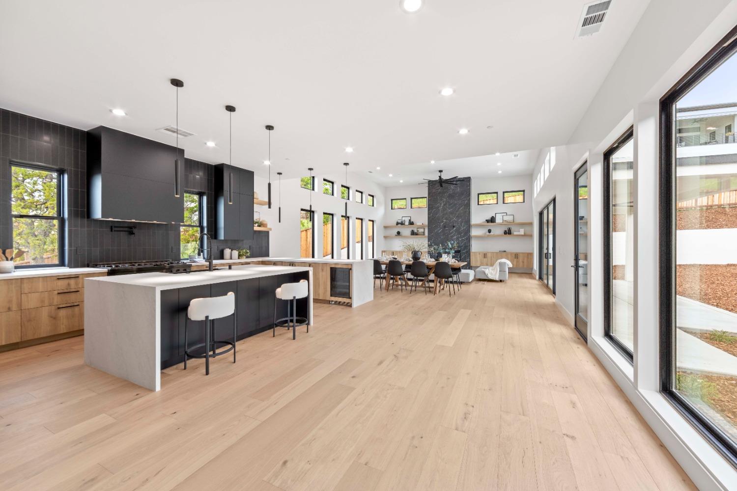 Detail Gallery Image 3 of 47 For 714 Sundahl Dr, Folsom,  CA 95630 - 5 Beds | 3/1 Baths
