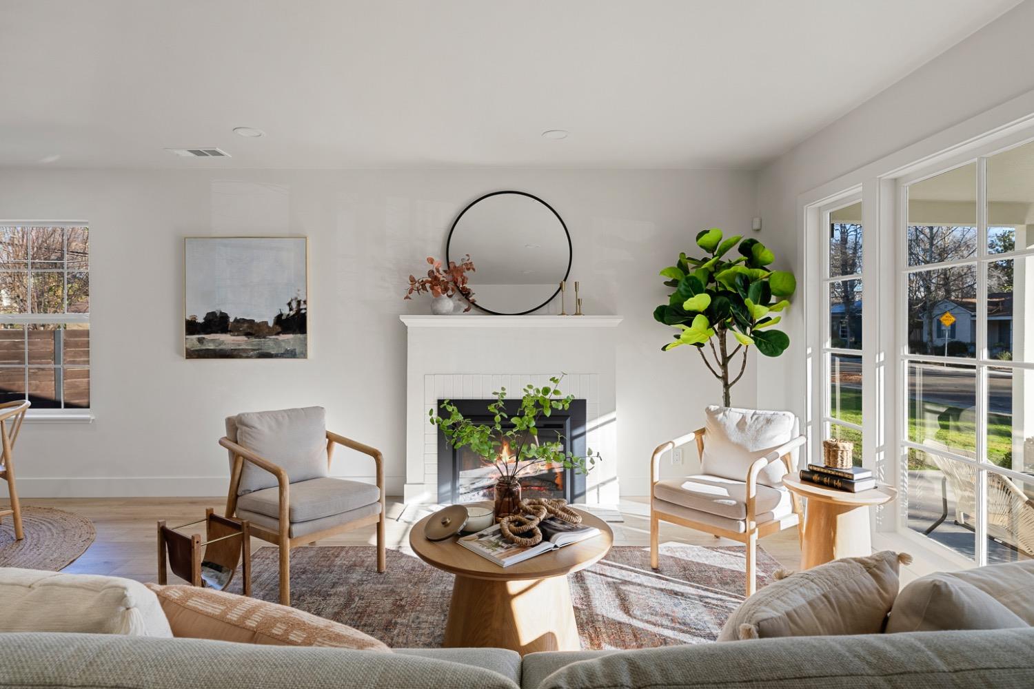 Detail Gallery Image 4 of 49 For 2750 San Luis Ct, Sacramento,  CA 95818 - 3 Beds | 2 Baths
