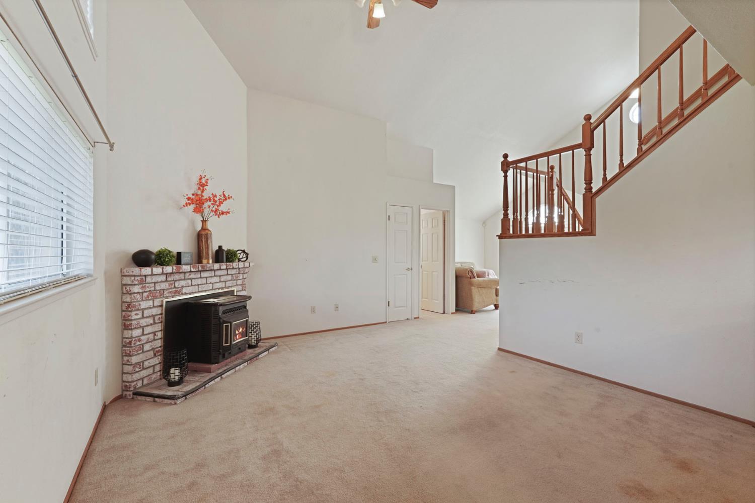 Detail Gallery Image 7 of 47 For 5329 Barbados Cir, Stockton,  CA 95210 - 3 Beds | 2/1 Baths