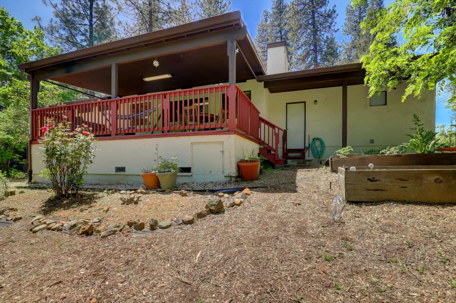 Detail Gallery Image 21 of 33 For 360 Rhode Island St, Grass Valley,  CA 95945 - 3 Beds | 2 Baths