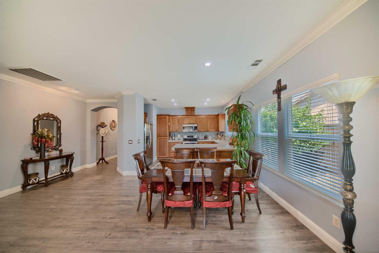 Detail Gallery Image 28 of 98 For 2994 La Vina Cir, Los Banos,  CA 93635 - 3 Beds | 2 Baths