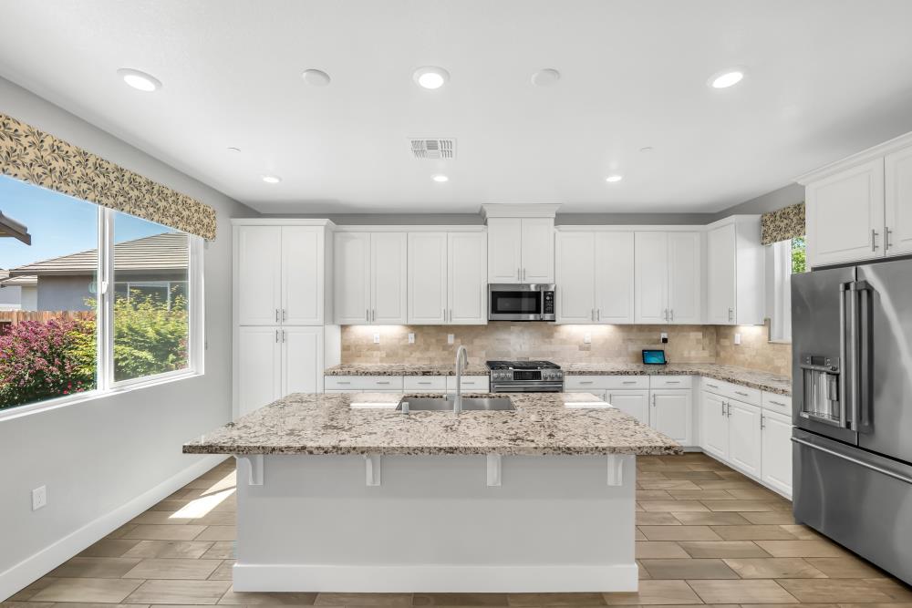 Detail Gallery Image 6 of 37 For 4380 Hovnanian Dr, Sacramento,  CA 95834 - 2 Beds | 2 Baths