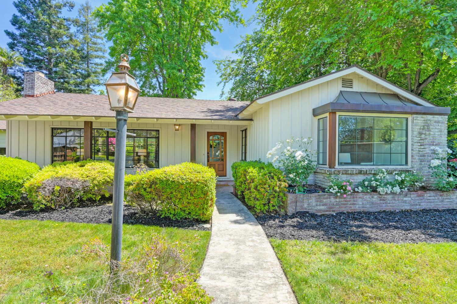 Detail Gallery Image 9 of 64 For 5428 Fair Oaks Blvd, Carmichael,  CA 95608 - 4 Beds | 2 Baths