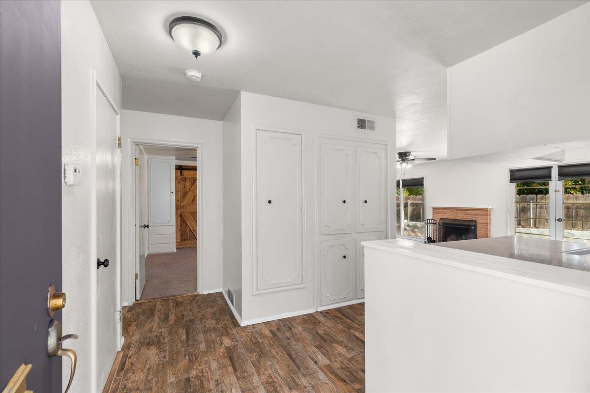 Detail Gallery Image 6 of 47 For 1022 Calder Ct, Modesto,  CA 95350 - 3 Beds | 2 Baths