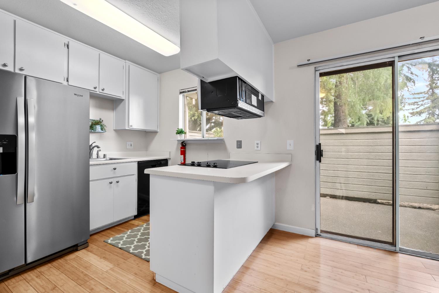 Detail Gallery Image 5 of 36 For 9145 Newhall Dr #57,  Sacramento,  CA 95826 - 2 Beds | 1/1 Baths