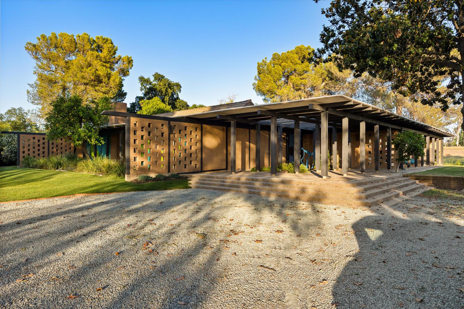 Detail Gallery Image 6 of 99 For 400 Roberts Rd, Colusa,  CA 95932 - 4 Beds | 3/1 Baths