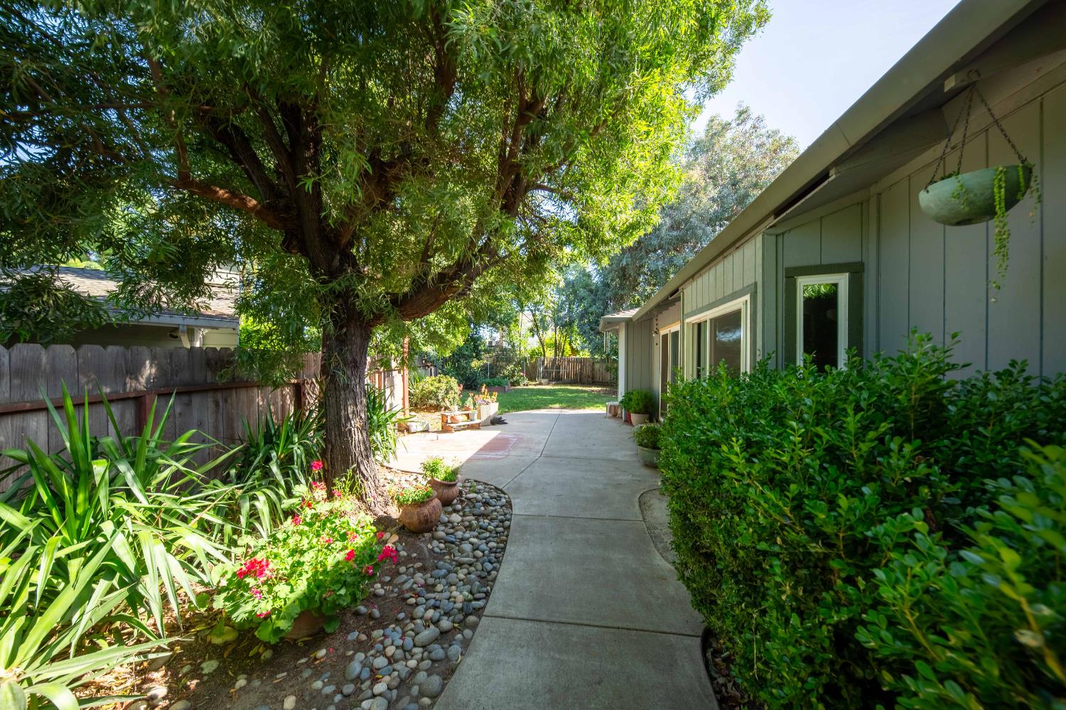 Detail Gallery Image 45 of 56 For 9412 Bonanza Dr, Stockton,  CA 95209 - 3 Beds | 2/1 Baths