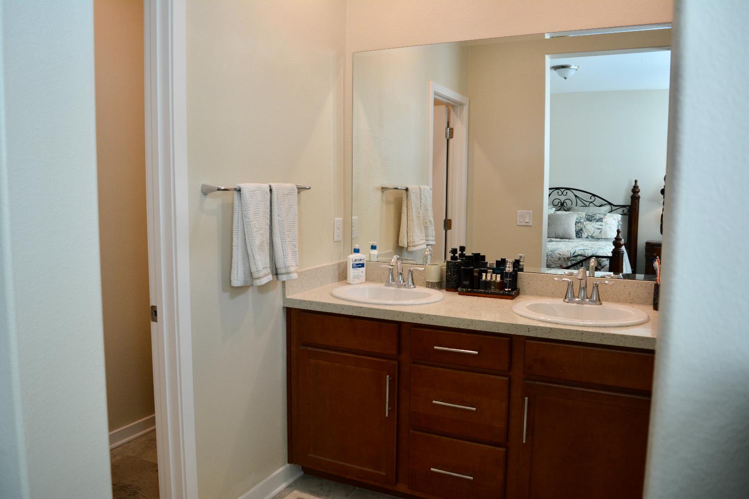 Photo #17: 225064211 Listing: Photo #17