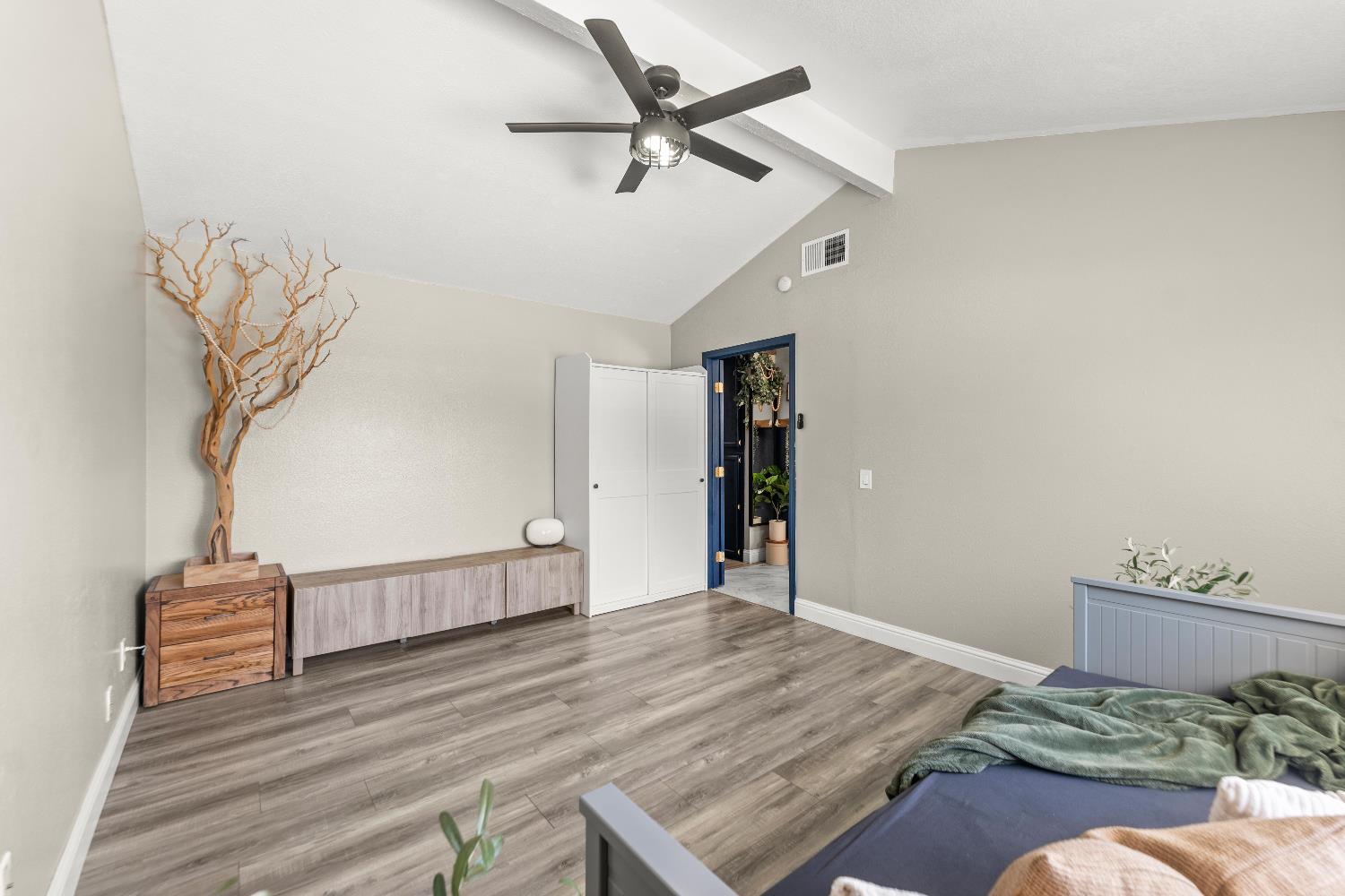 Detail Gallery Image 15 of 66 For 2915 Baronet Way, Sacramento,  CA 95833 - 4 Beds | 2 Baths