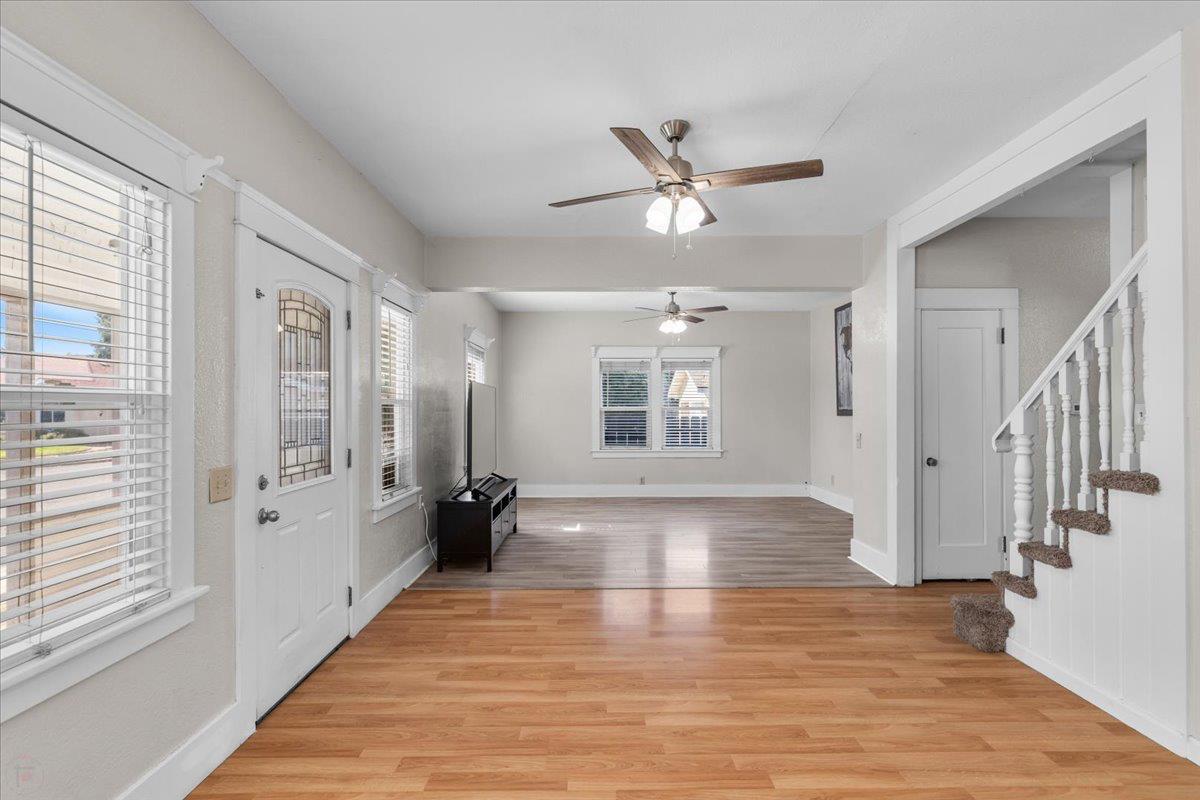 Detail Gallery Image 8 of 61 For 209 S Pasadena Ave, Waterford,  CA 95386 - 3 Beds | 1 Baths