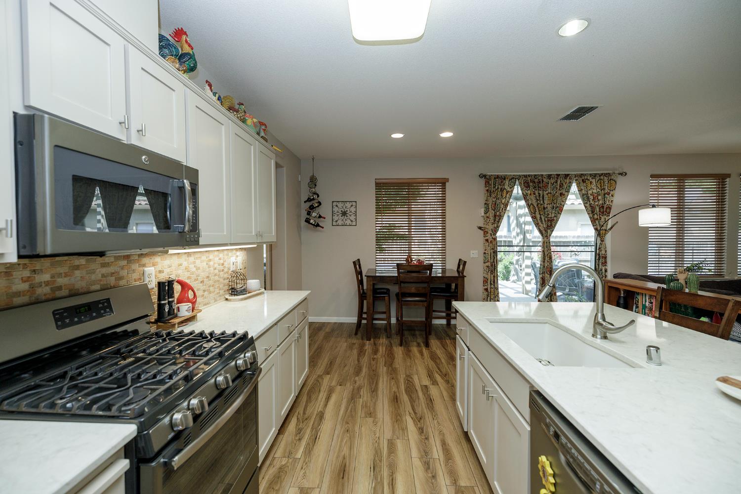 Detail Gallery Image 29 of 67 For 4157 Enclave Dr, Turlock,  CA 95382 - 4 Beds | 3 Baths