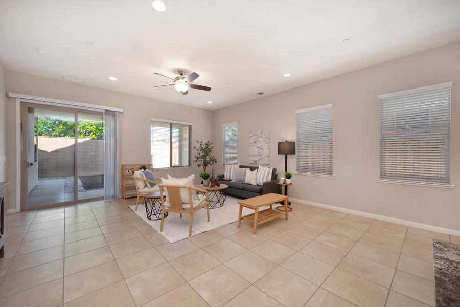 Detail Gallery Image 13 of 53 For 5416 Cannes Ct, Fair Oaks,  CA 95628 - 3 Beds | 2/1 Baths