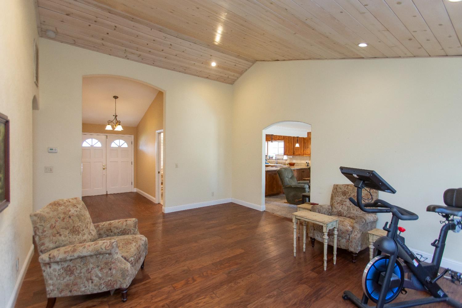Detail Gallery Image 6 of 27 For 1860 Loyola Way, Turlock,  CA 95382 - 3 Beds | 2 Baths