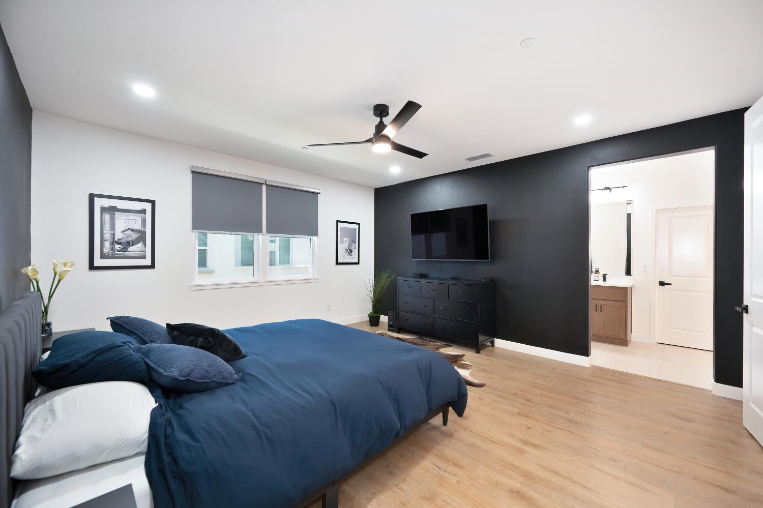 Detail Gallery Image 34 of 53 For 2372 Bastogne, Sacramento,  CA 95818 - 3 Beds | 2/1 Baths