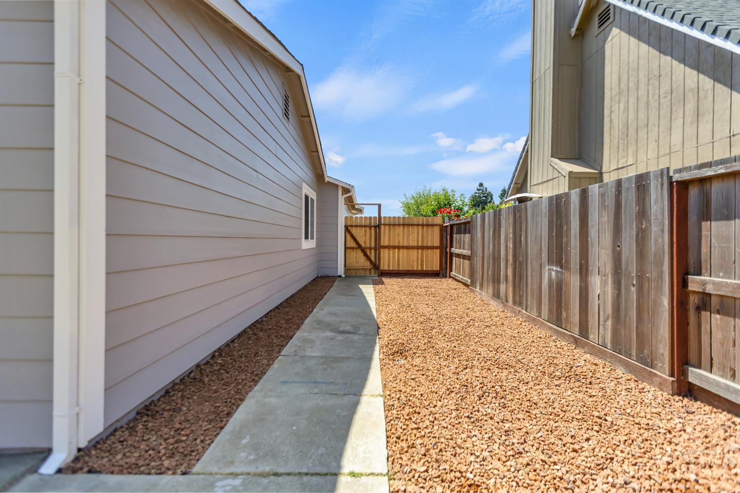 Detail Gallery Image 31 of 35 For 63 Milpitas Cir, Sacramento,  CA 95823 - 3 Beds | 1 Baths
