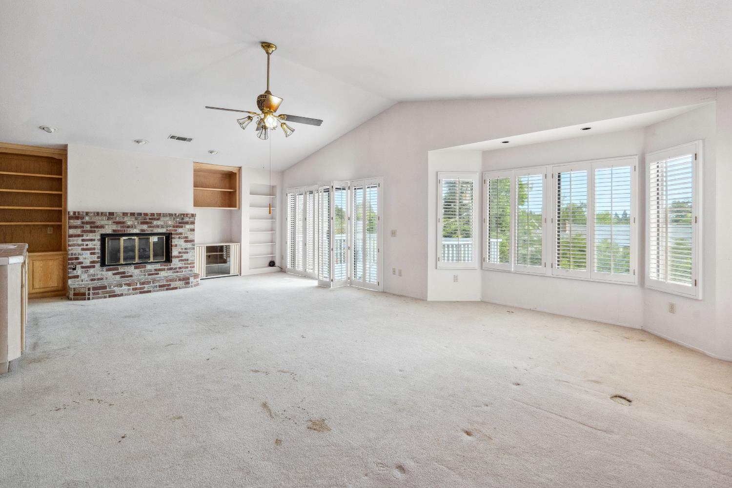 Detail Gallery Image 9 of 91 For 8518 Rolling Green Way, Fair Oaks,  CA 95628 - 4 Beds | 2/2 Baths